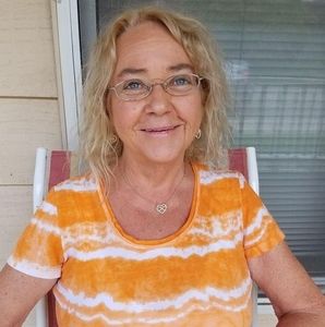 Meet your Posher, Debbie